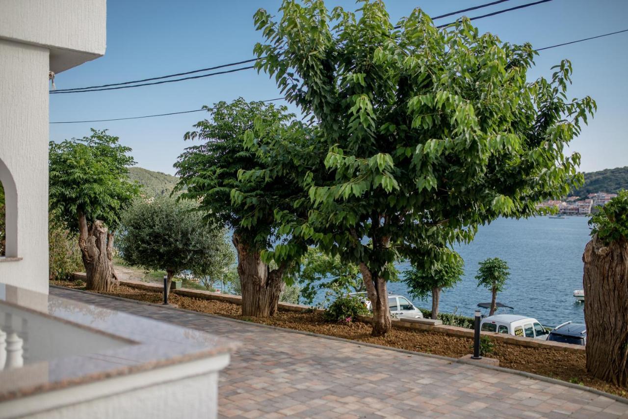 Apartments And Rooms By The Sea Supetarska Draga - Gornja, Rab - 11579 Dış mekan fotoğraf