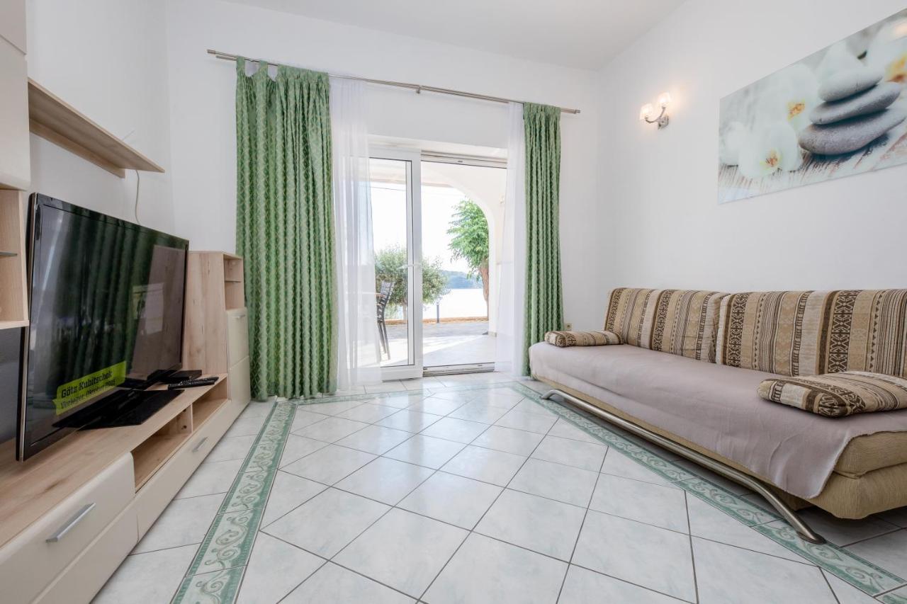 Apartments And Rooms By The Sea Supetarska Draga - Gornja, Rab - 11579 Dış mekan fotoğraf
