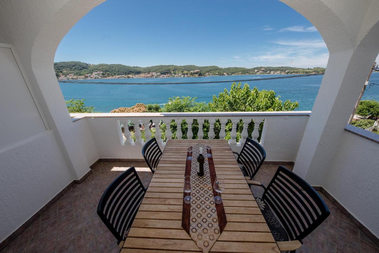 Apartments And Rooms By The Sea Supetarska Draga - Gornja, Rab - 11579 Dış mekan fotoğraf